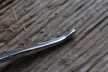 5 1/2" Locking Tweezers - Curved tip